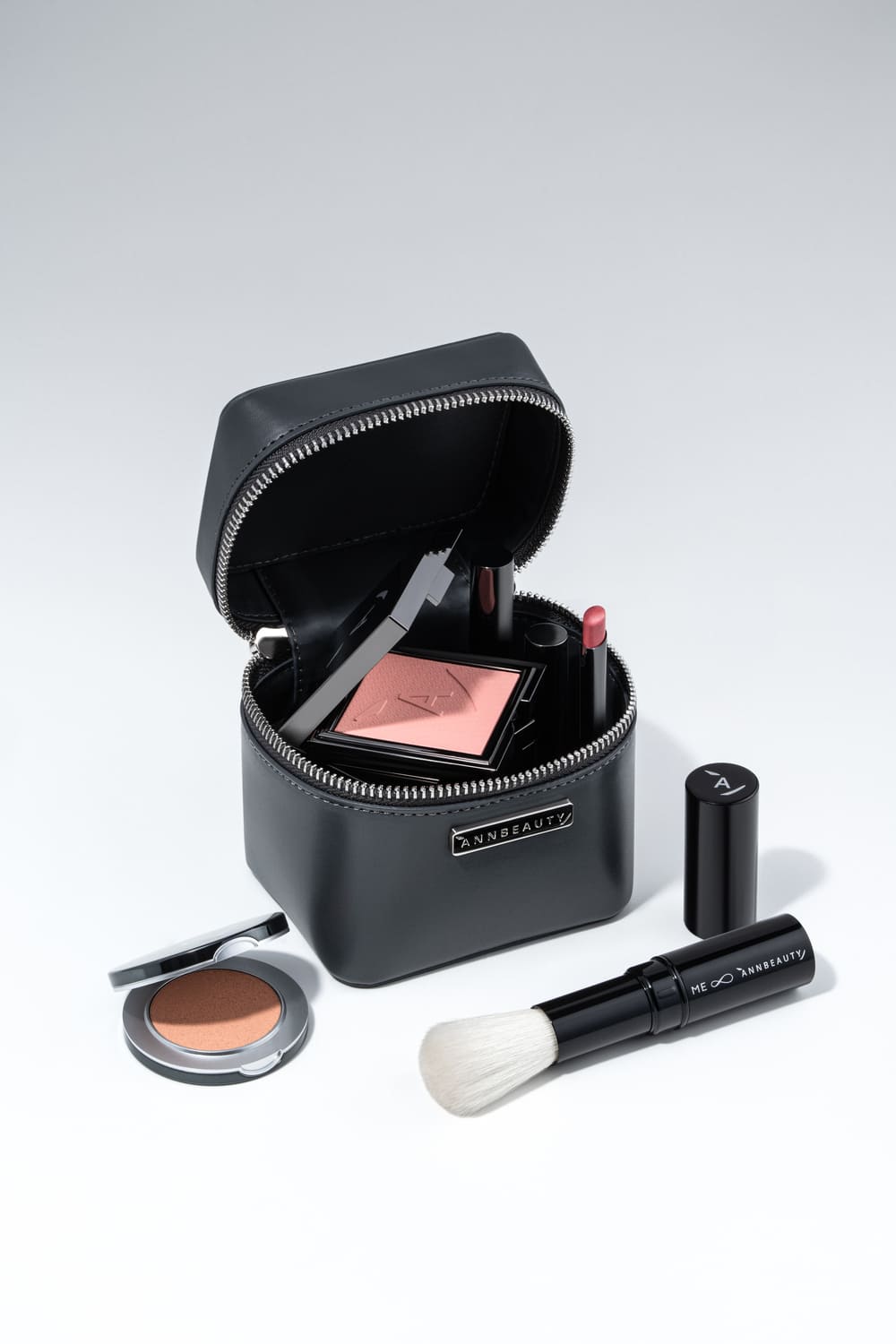 Косметичка Annbeauty в открытом виде