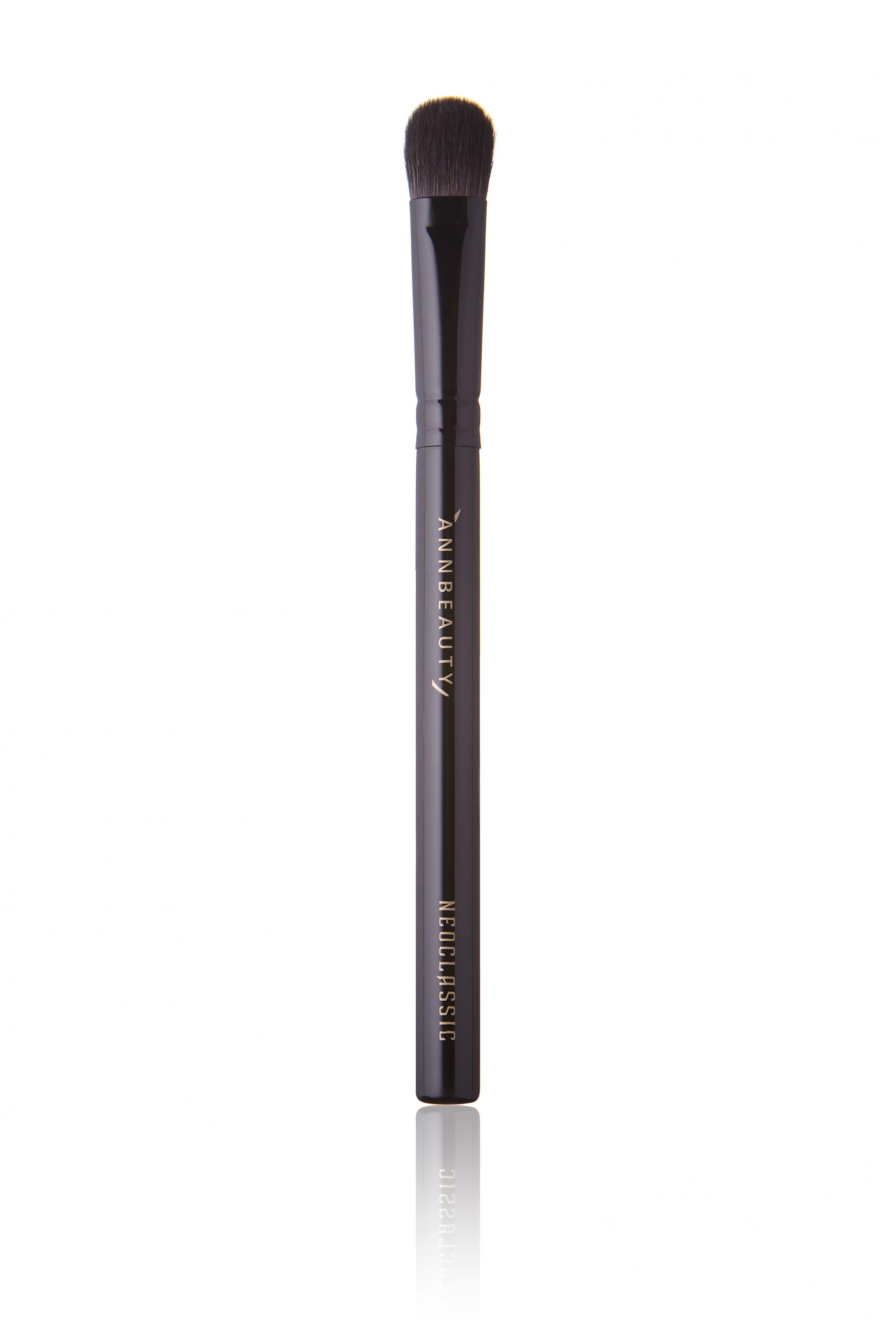 Annbeauty N6 - для нанесения теней кремовой и сухой текстуры на все подвижное веко.